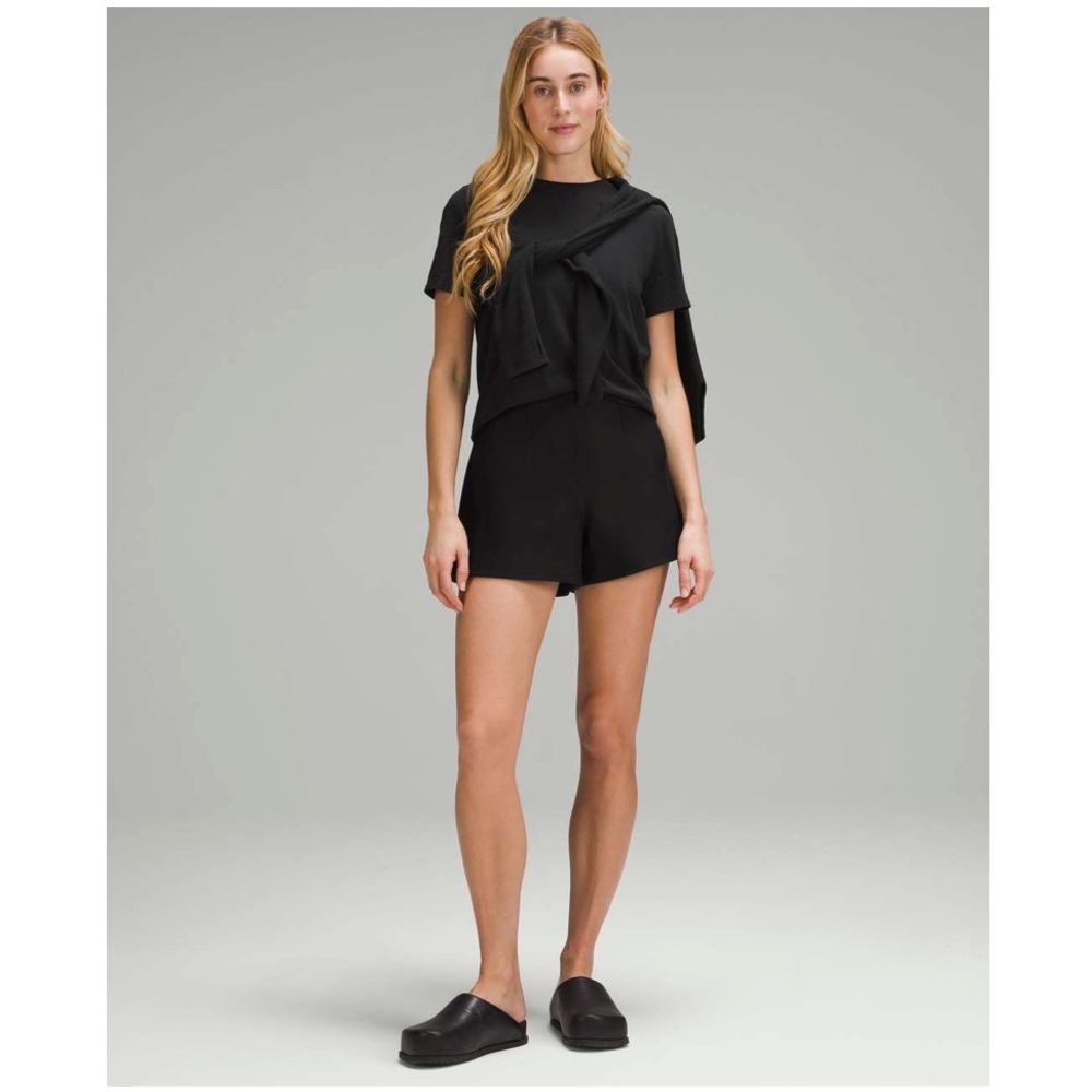 Lululemon Utilitech Relaxed Fit High-Rise Shorts 3.5" Black Size 10 LW7DBWS